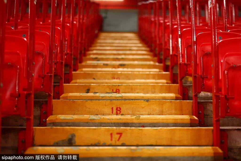 斯洛特谈利物浦逆转狼队：定位球防守待改进，维尔茨表现令人欣慰